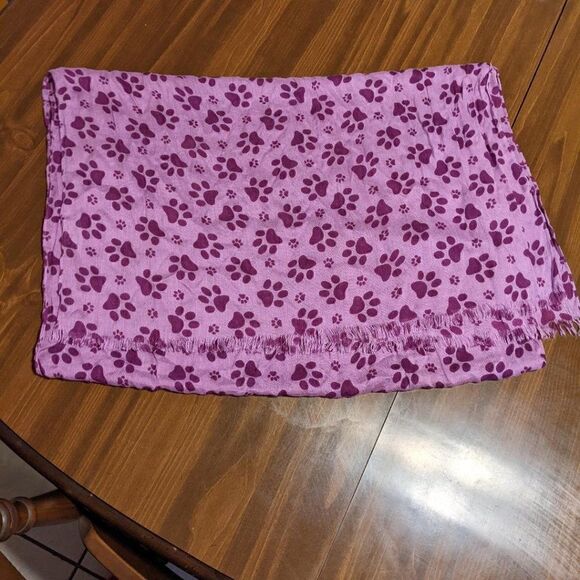 LARGE DOG SPEAK PAW PRINT, FRINGED, SHADES OF PURPLE RAYON SCARF - Picture 2 of 4